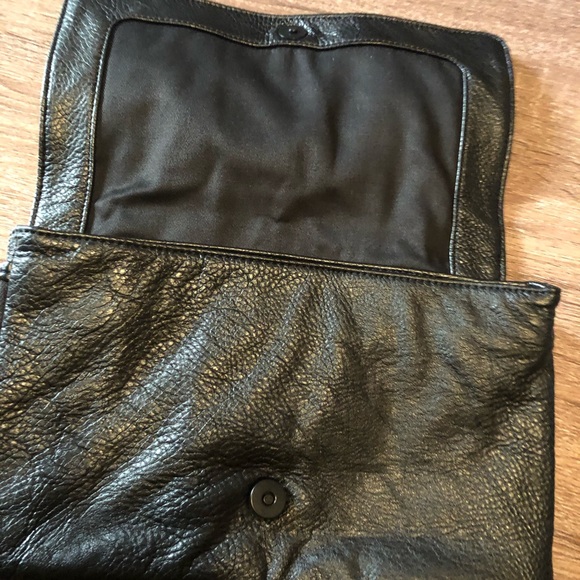 BCBG clutch - Picture 2 of 7